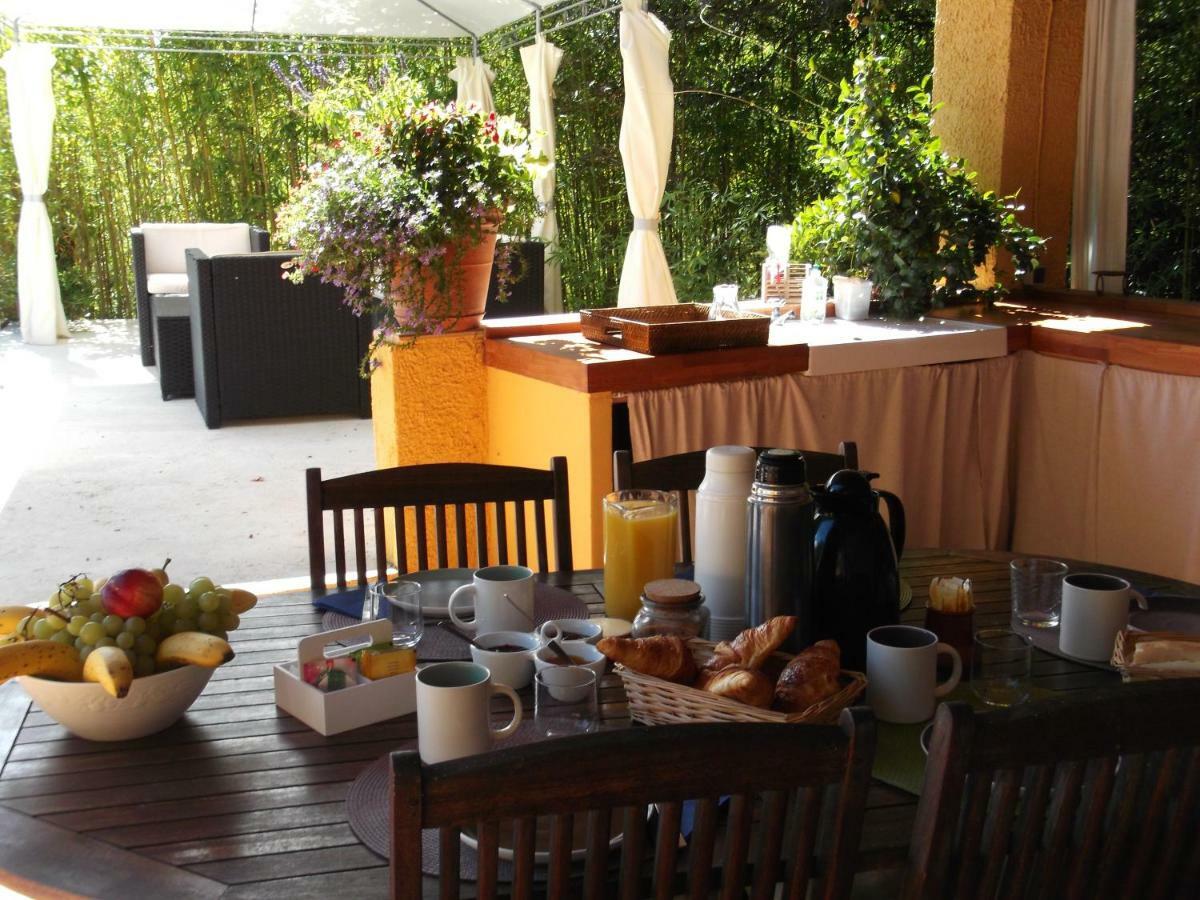 Les 3 Saisons Bed & Breakfast Cucuron Exterior foto